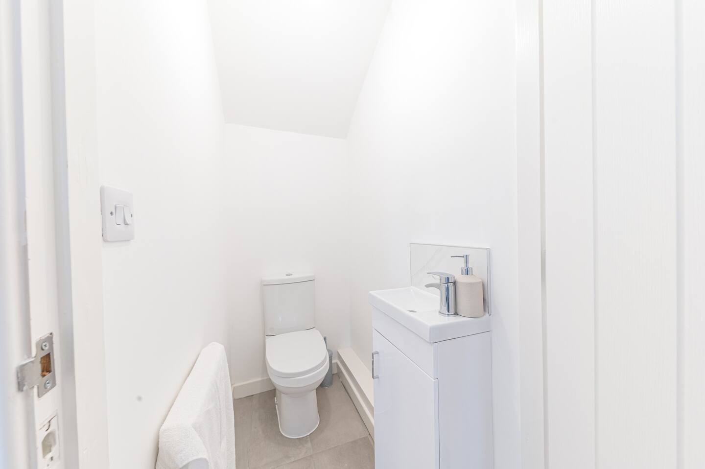 298fb15d-9c1e-42fc-b994-8e9ff0e9d347