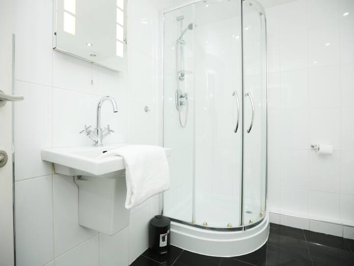 81c9b302-bb57-42a4-acc4-b3fe04ff6051