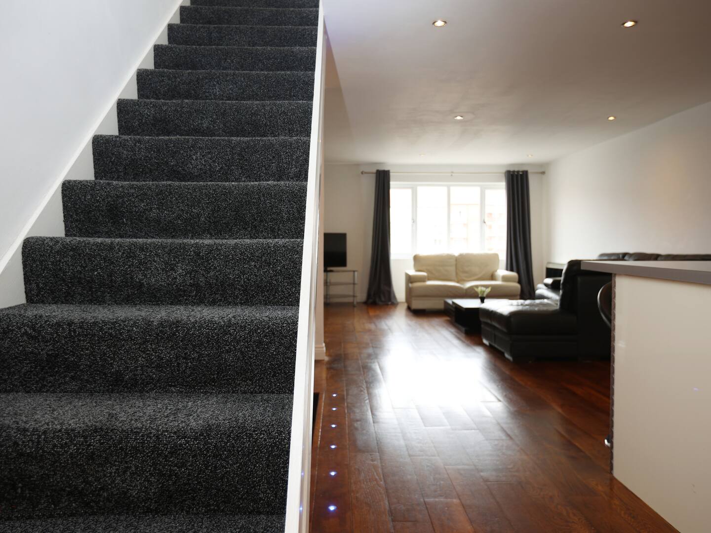 edb0b76e-0084-4350-8147-3cd3cbbcb430