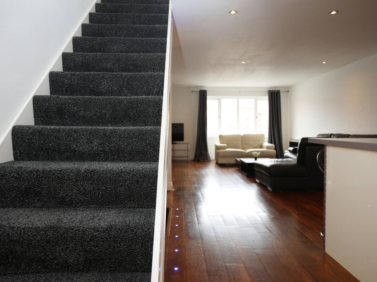 edb0b76e-0084-4350-8147-3cd3cbbcb430