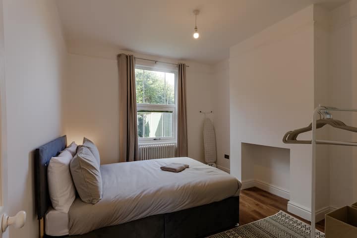 1c106e2c-8a6d-4994-8293-79cf965e11bb