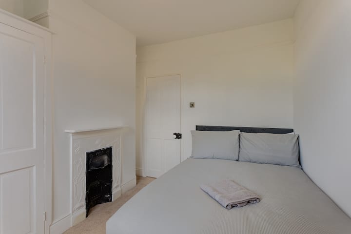 1c1cdbd1-f423-4ecd-950a-2ec757269a37