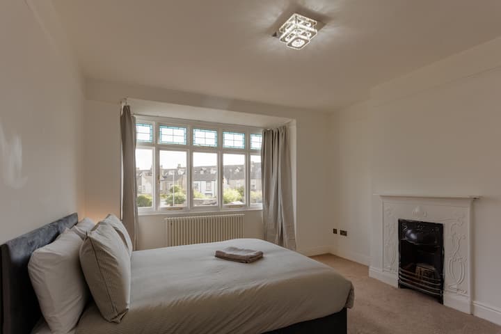 40e4474c-996e-4e9c-95f7-12f201c6082a