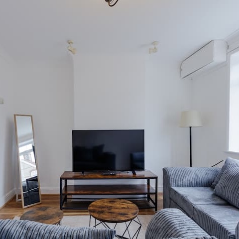 9bbd873f-fa7d-46b4-9077-360775623feb (1)