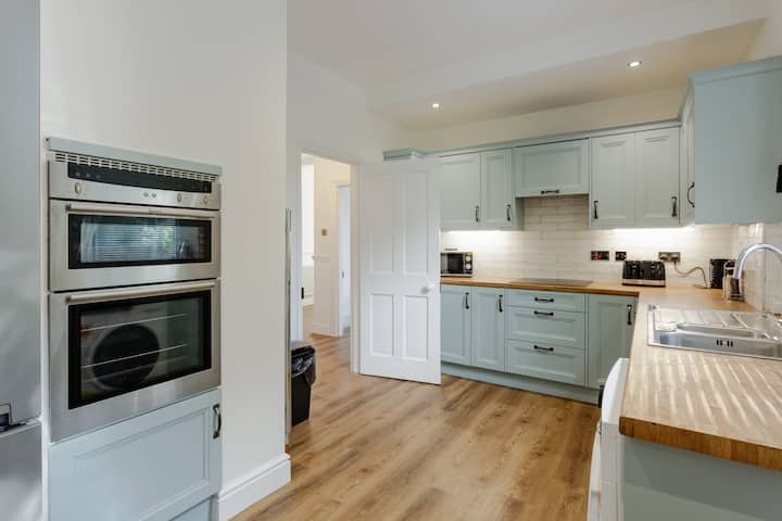 df320590-3d67-426b-a420-596036827760