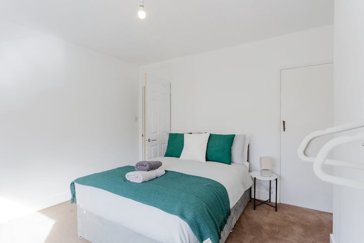 f8a64801-cf6d-4688-ba72-d59f198b18c6